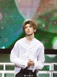 国产剧男孩子跳舞视频,国产剧中的舞蹈魅力瞬间